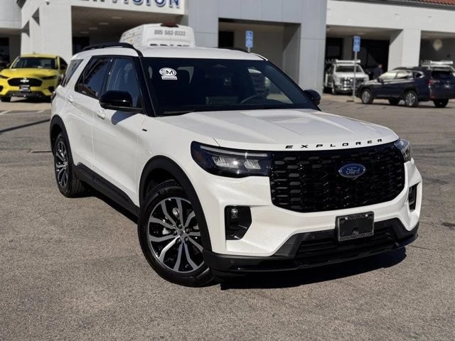 2025 Ford Explorer 6th Gen - Image 2 of 12