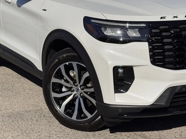 2025 Ford Explorer 6th Gen - Image 4 of 12
