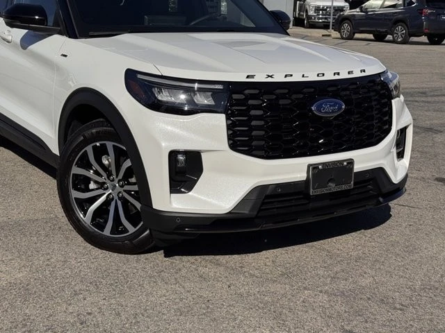 2025 Ford Explorer 6th Gen - Image 3 of 12