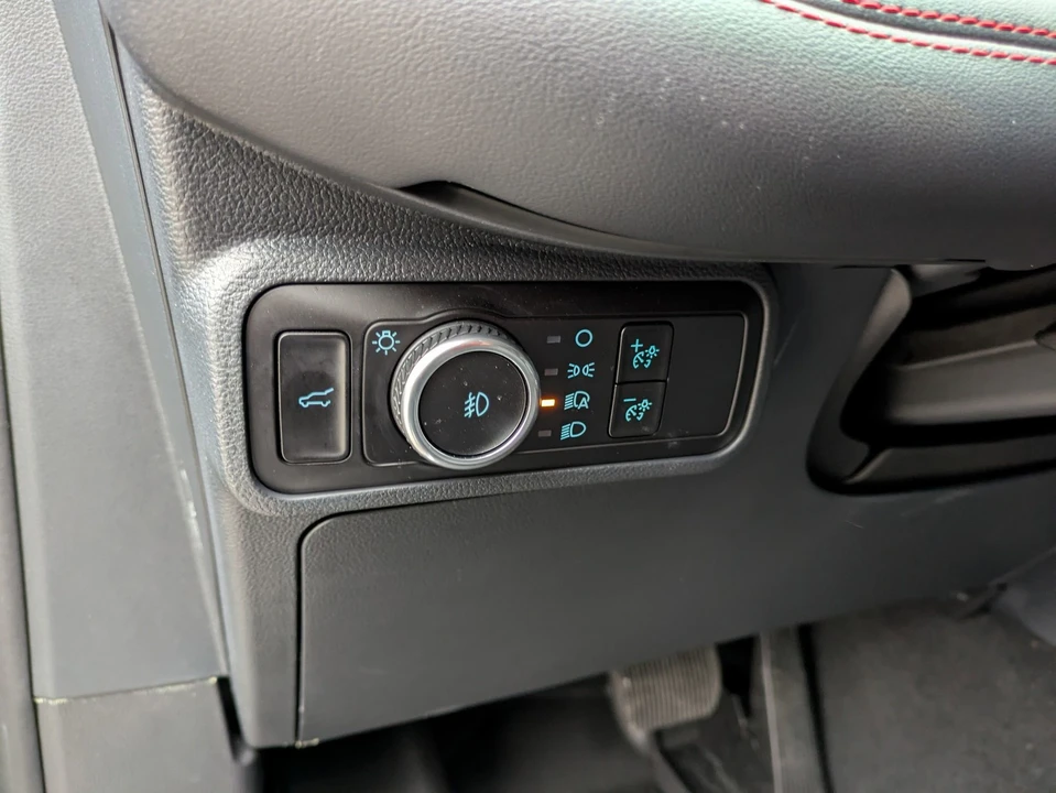 2025 Ford Explorer 6th Gen - Image 18 of 21