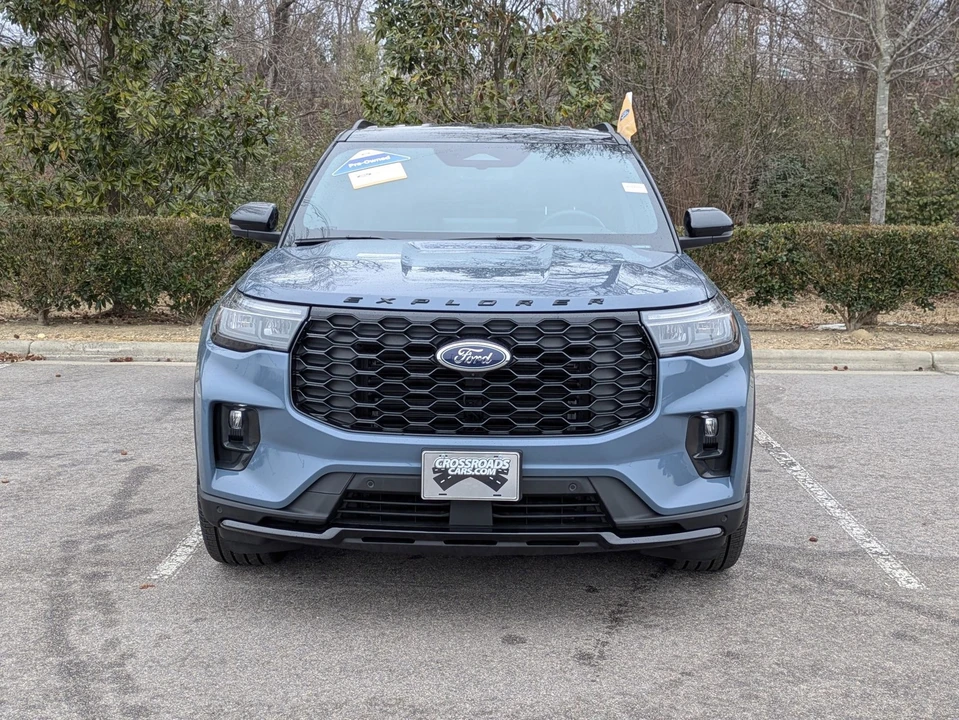 2025 Ford Explorer 6th Gen - Image 9 of 21