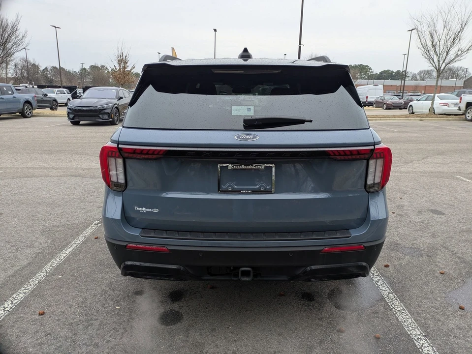 2025 Ford Explorer 6th Gen - Image 5 of 21