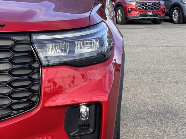 2025 Ford Explorer 6th Gen - Image 8 of 12