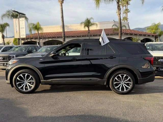 2025 Ford Explorer 6th Gen - Image 5 of 12