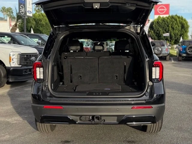 2025 Ford Explorer 6th Gen - Image 11 of 12