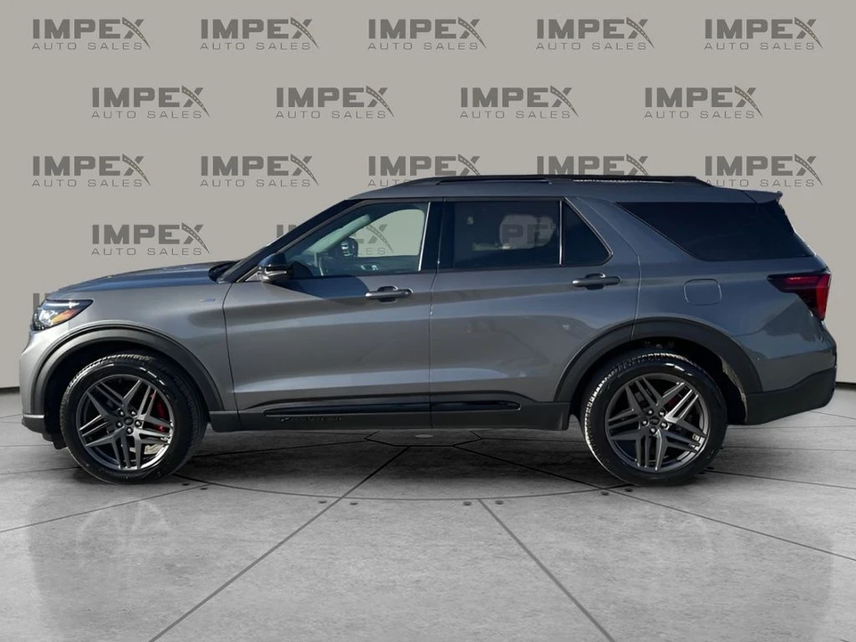 2025 Ford Explorer 6th Gen - Image 2 of 12