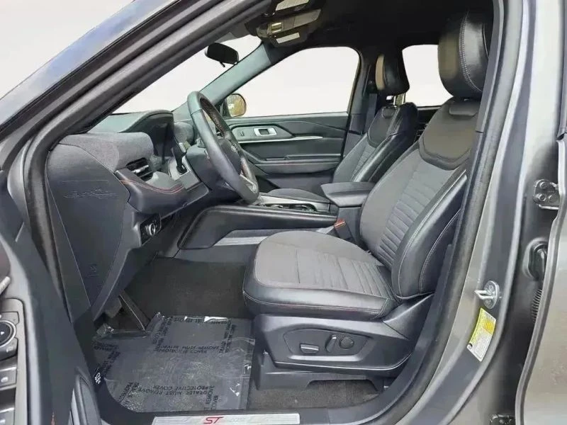 2025 Ford Explorer 6th Gen - Image 9 of 12