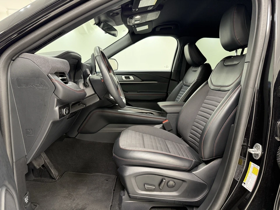 2025 Ford Explorer 6th Gen - Image 14 of 21