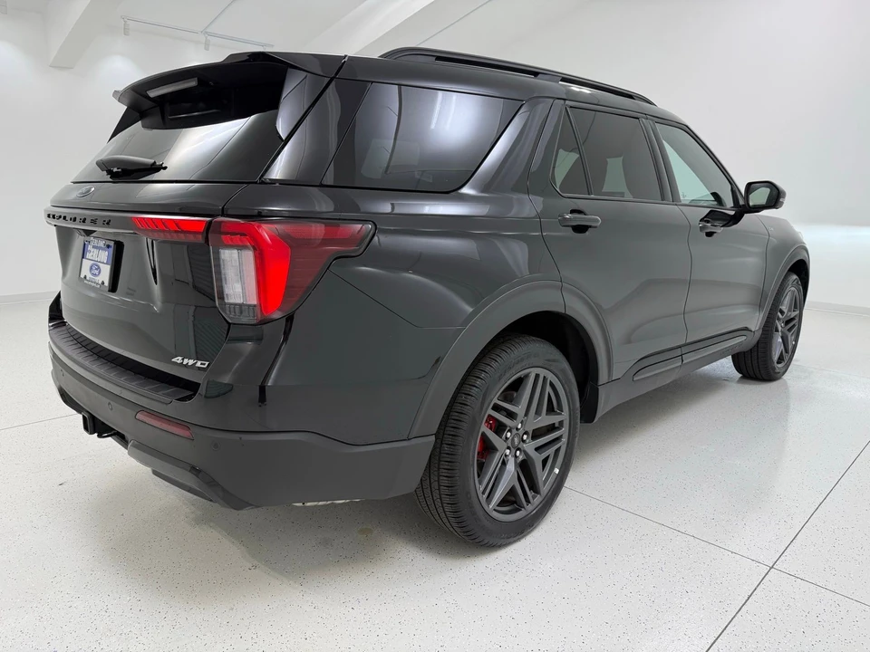 2025 Ford Explorer 6th Gen - Image 7 of 21