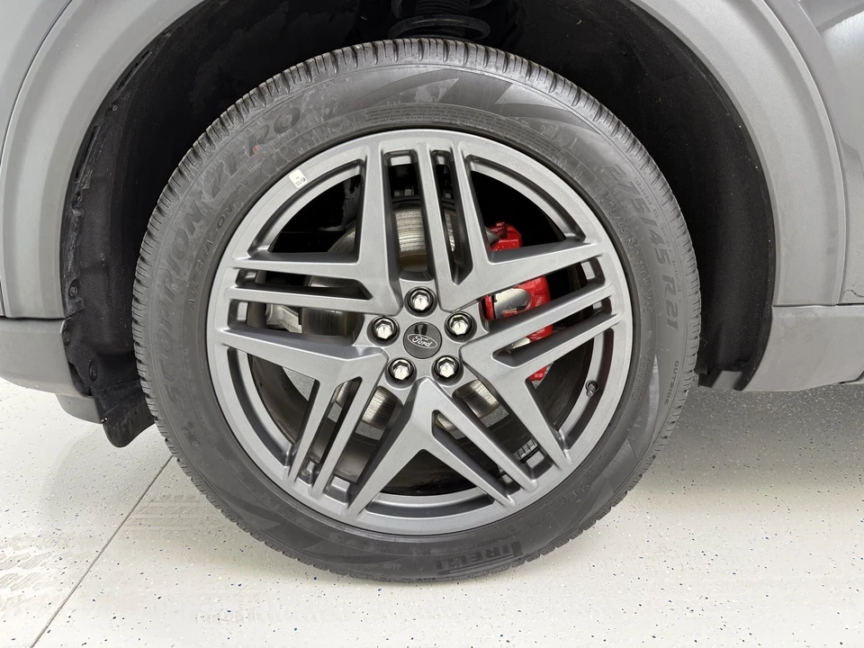2025 Ford Explorer 6th Gen - Image 10 of 21