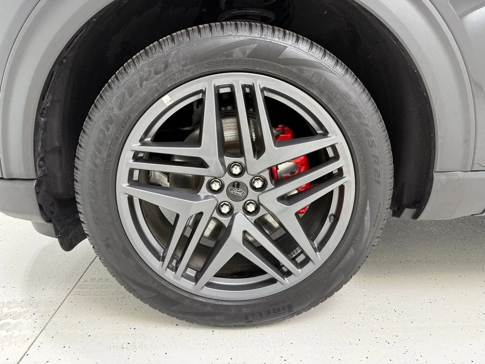 2025 Ford Explorer 6th Gen - Image 10 of 21