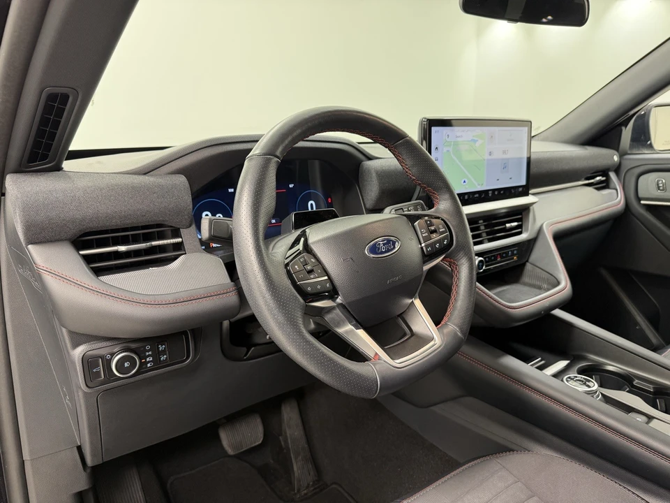 2025 Ford Explorer 6th Gen - Image 13 of 21