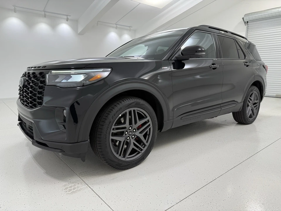 2025 Ford Explorer 6th Gen - Image 3 of 12
