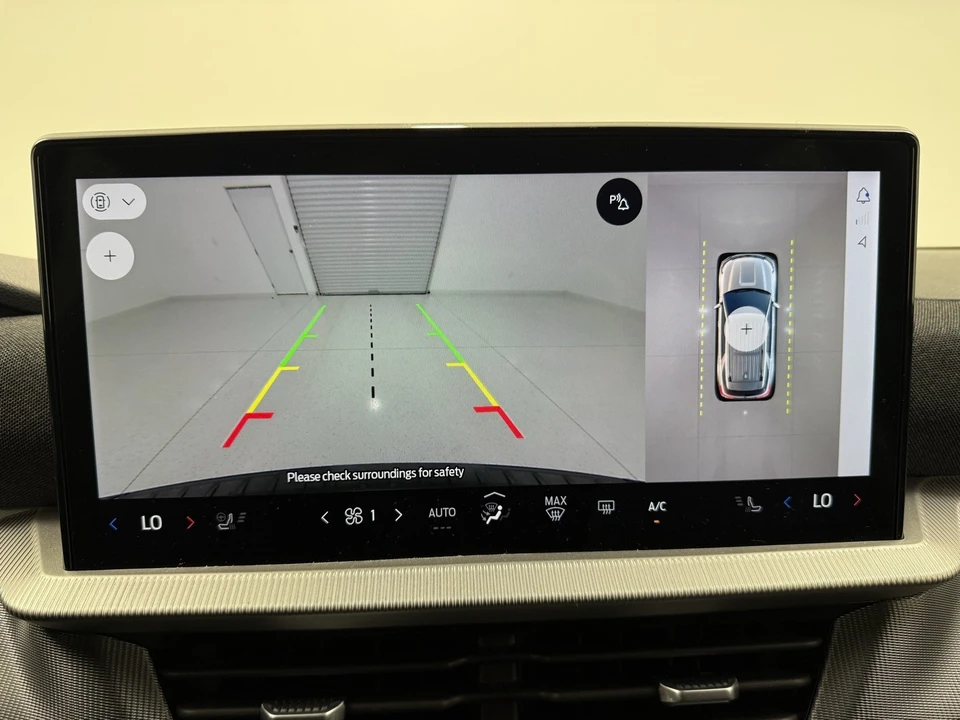 2025 Ford Explorer 6th Gen - Image 17 of 21