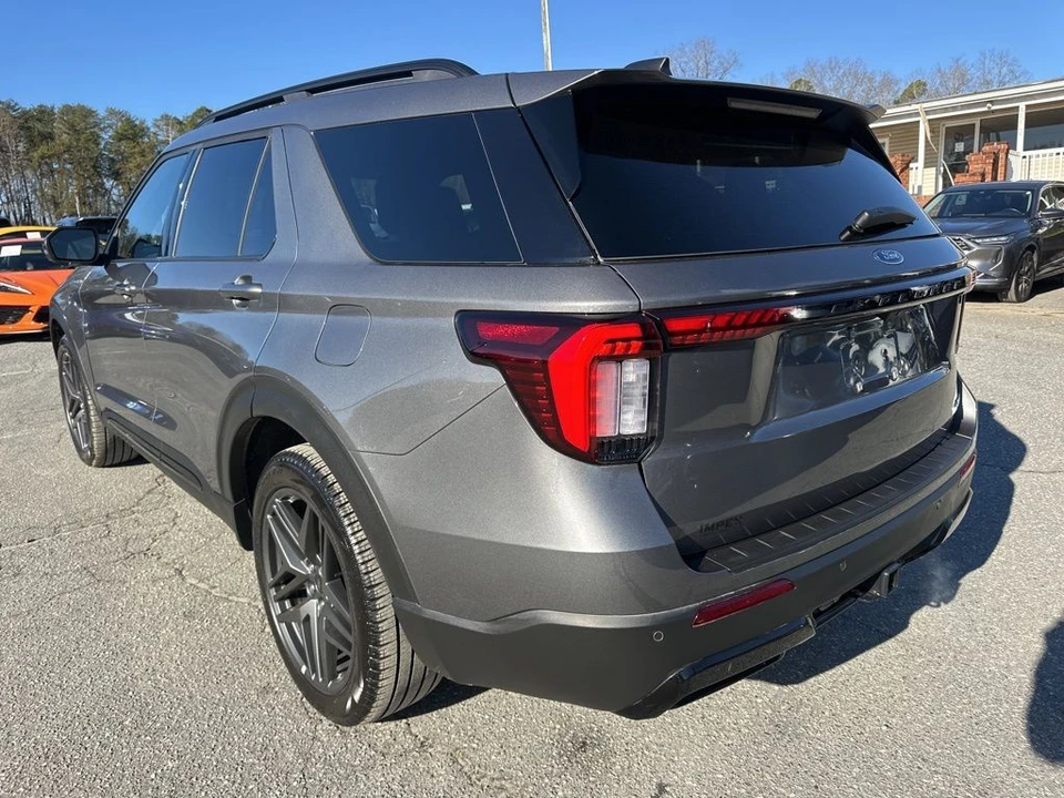 2025 Ford Explorer 6th Gen - Image 3 of 21