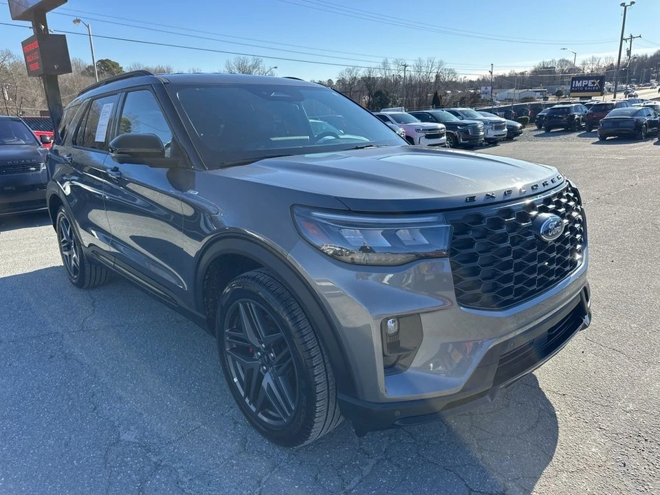 2025 Ford Explorer 6th Gen - Image 7 of 21