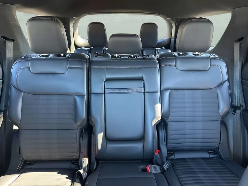 2025 Ford Explorer 6th Gen - Image 11 of 21