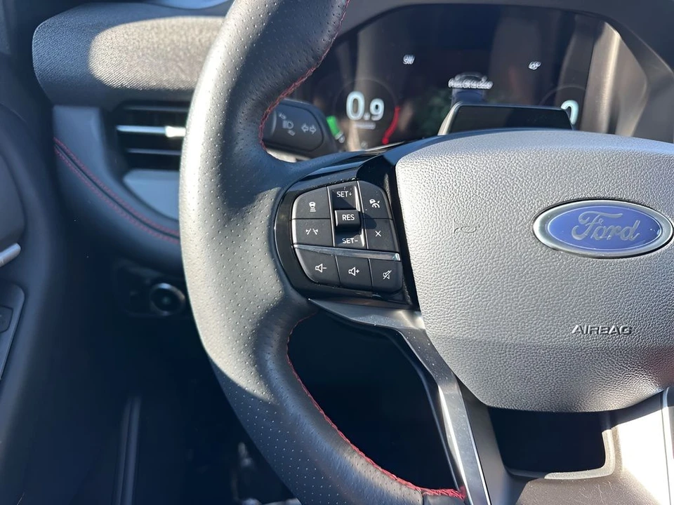 2025 Ford Explorer 6th Gen - Image 15 of 21