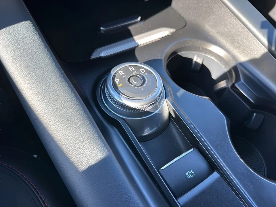 2025 Ford Explorer 6th Gen - Image 17 of 21