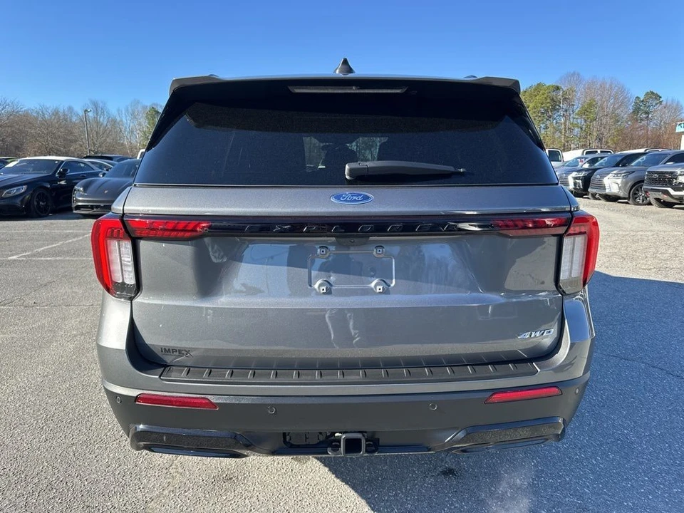 2025 Ford Explorer 6th Gen - Image 4 of 21