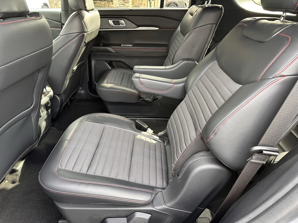 2025 Ford Explorer 6th Gen - Image 12 of 12