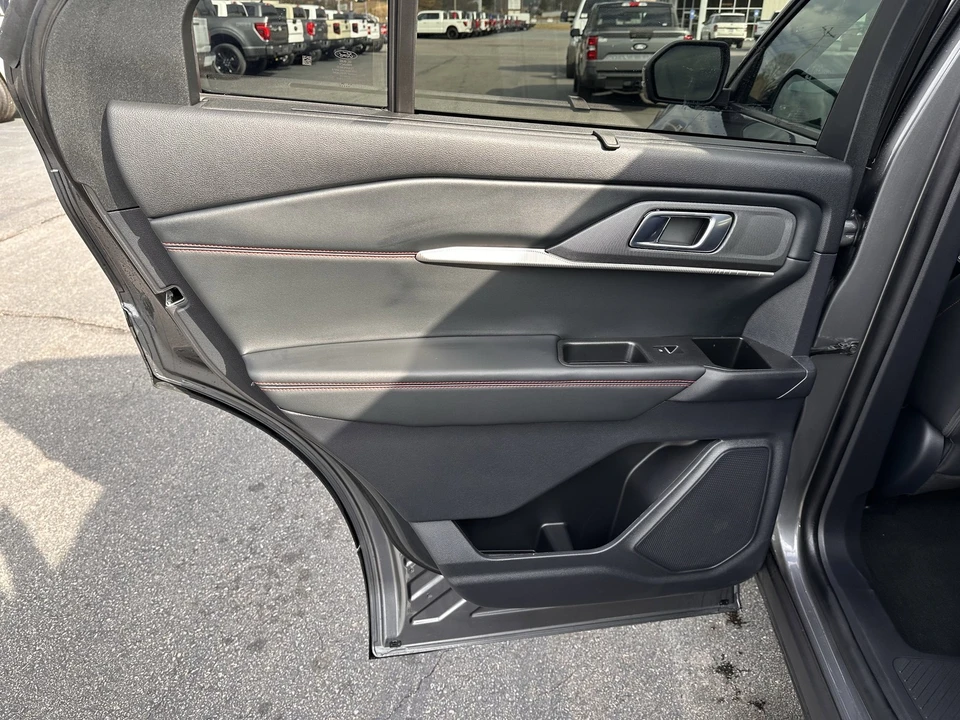 2025 Ford Explorer 6th Gen - Image 11 of 12