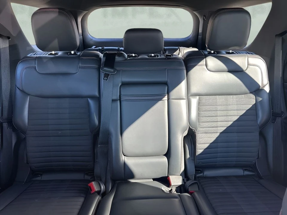 2025 Ford Explorer 6th Gen - Image 11 of 12