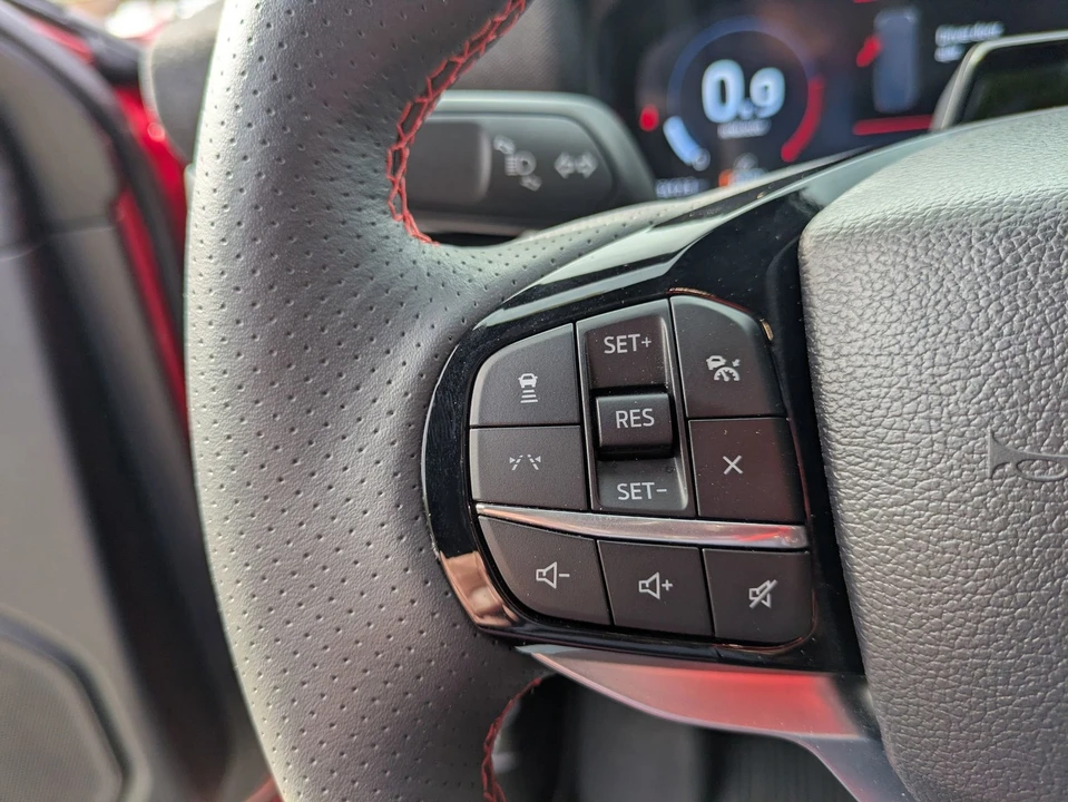 2025 Ford Explorer 6th Gen - Image 19 of 21