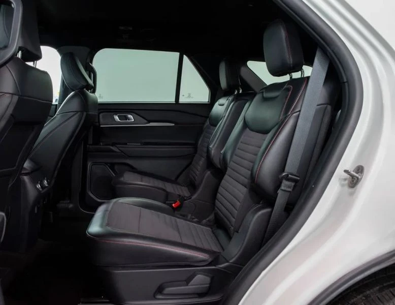 2025 Ford Explorer 6th Gen - Image 9 of 12