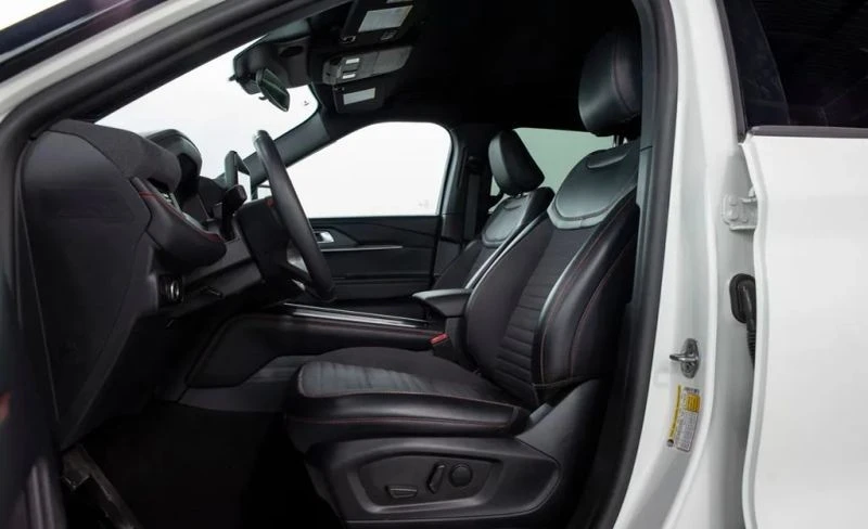 2025 Ford Explorer 6th Gen - Image 7 of 12