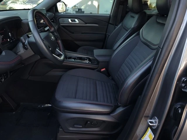 2025 Ford Explorer 6th Gen - Image 19 of 21