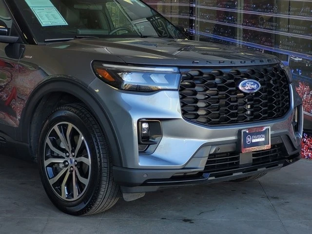 2025 Ford Explorer 6th Gen - Image 2 of 21