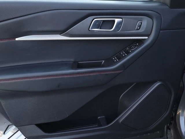 2025 Ford Explorer 6th Gen - Image 10 of 12