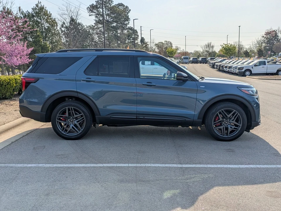 2025 Ford Explorer 6th Gen - Image 3 of 21