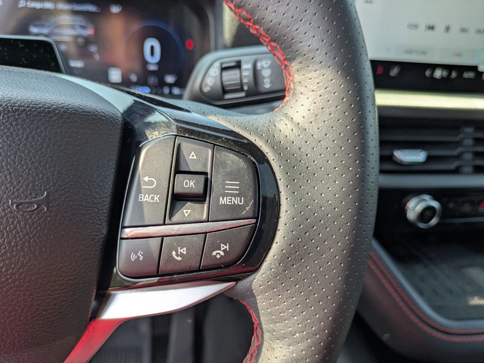 2025 Ford Explorer 6th Gen - Image 19 of 21