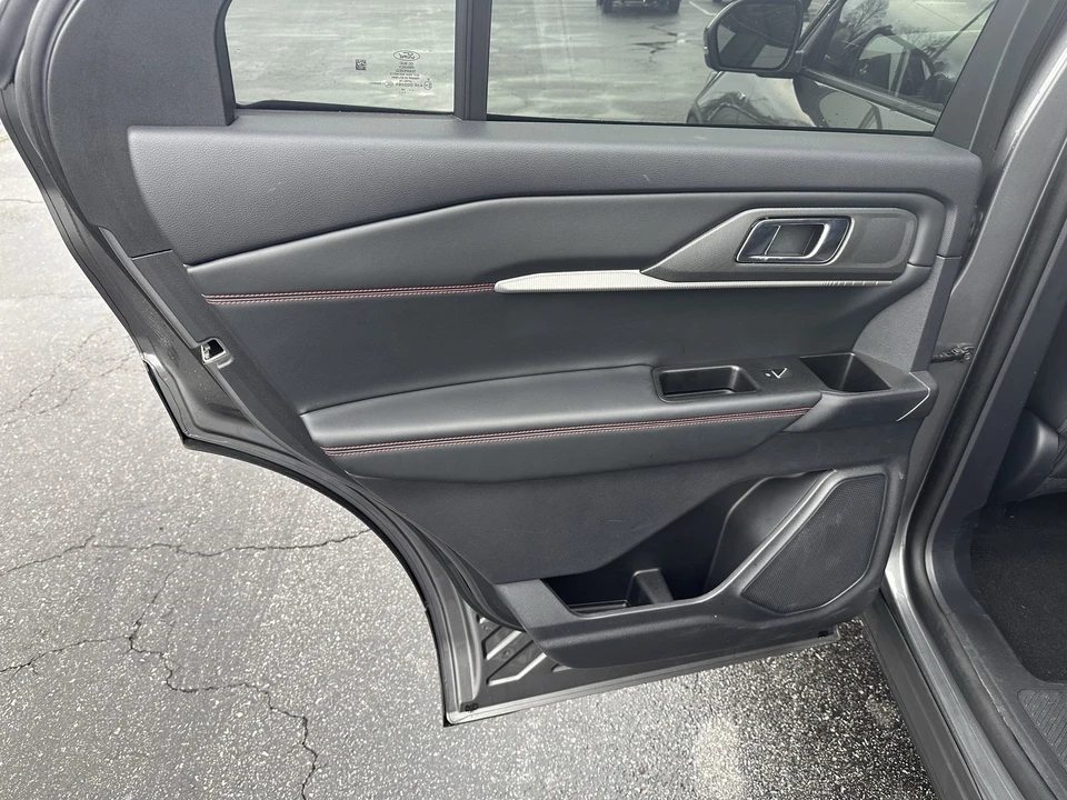2025 Ford Explorer 6th Gen - Image 11 of 21
