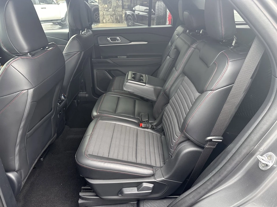 2025 Ford Explorer 6th Gen - Image 12 of 21