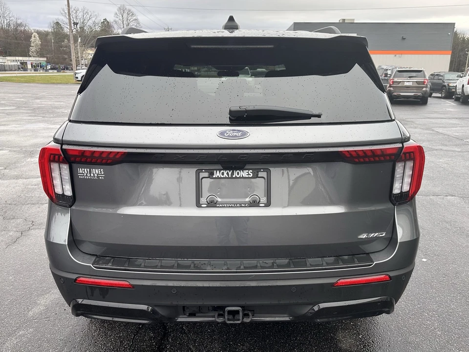 2025 Ford Explorer 6th Gen - Image 7 of 21