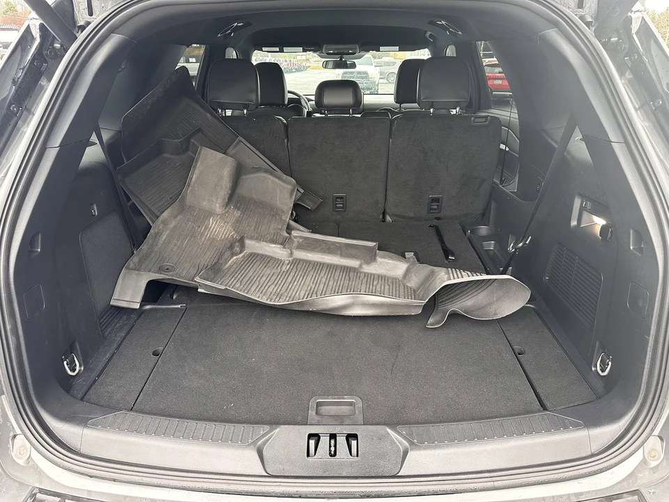 2025 Ford Explorer 6th Gen - Image 17 of 21