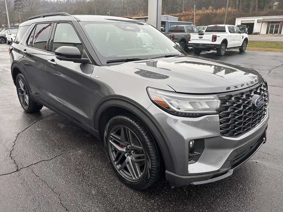 2025 Ford Explorer 6th Gen - Image 4 of 21