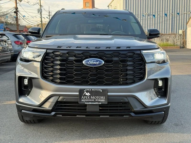 2025 Ford Explorer 6th Gen - Image 5 of 12