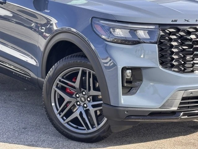 2025 Ford Explorer 6th Gen - Image 4 of 12
