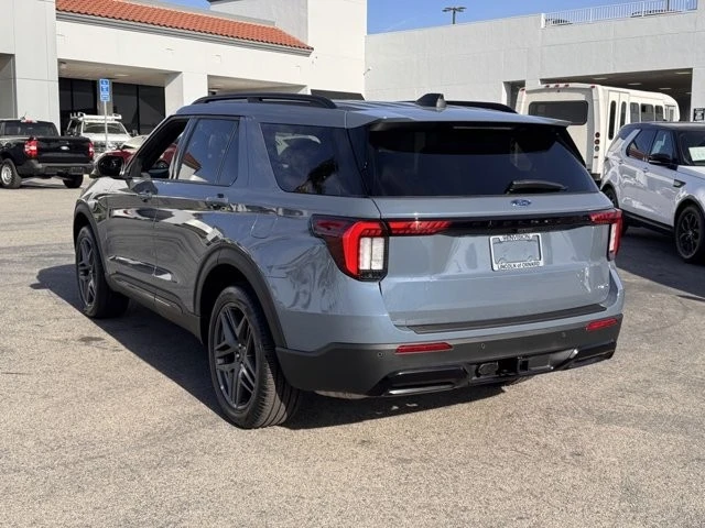 2025 Ford Explorer 6th Gen - Image 10 of 12