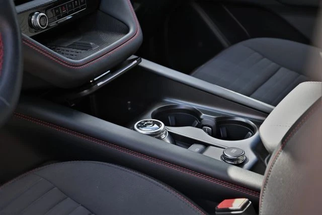 2025 Ford Explorer 6th Gen - Image 13 of 21
