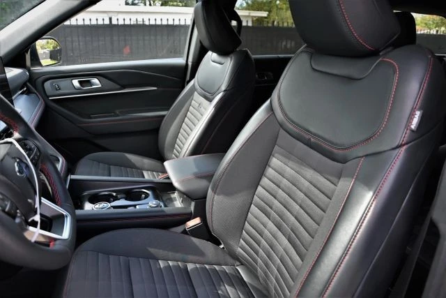 2025 Ford Explorer 6th Gen - Image 14 of 21