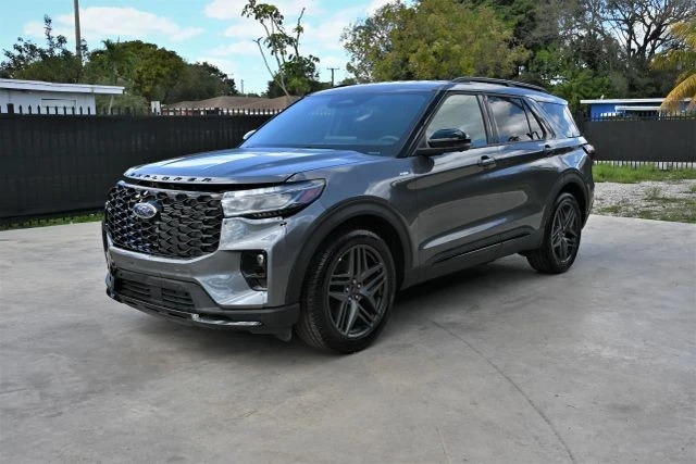 2025 Ford Explorer 6th Gen - Image 2 of 21