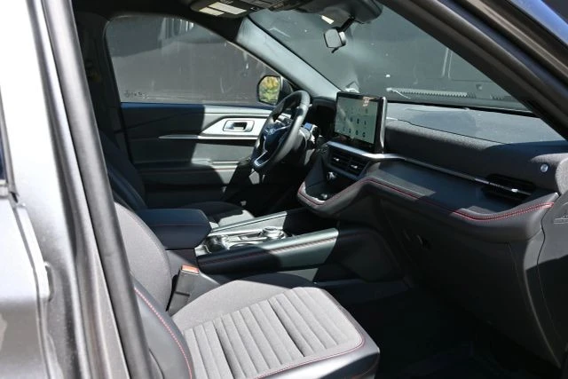 2025 Ford Explorer 6th Gen - Image 17 of 21