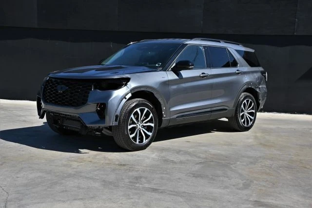 2025 Ford Explorer 6th Gen - Image 2 of 21