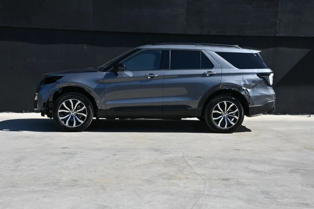 2025 Ford Explorer 6th Gen - Image 5 of 21