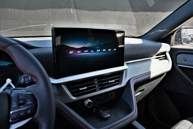2025 Ford Explorer 6th Gen - Image 11 of 21